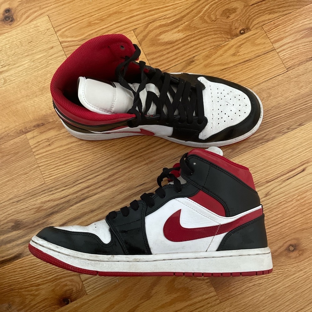 Jordan 1 gym red